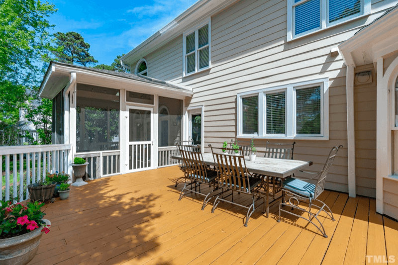 Raleigh House: 8845 Wildwood Links