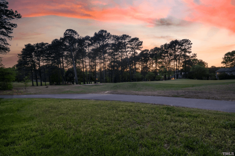 Raleigh House: 8845 Wildwood Links