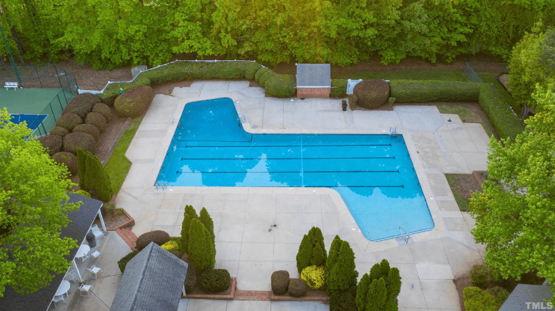 Raleigh House: 8845 Wildwood Links