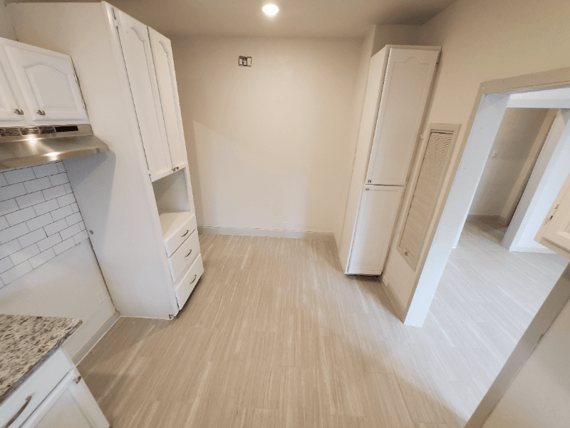 San Antonio House: 1923 W Poplar St