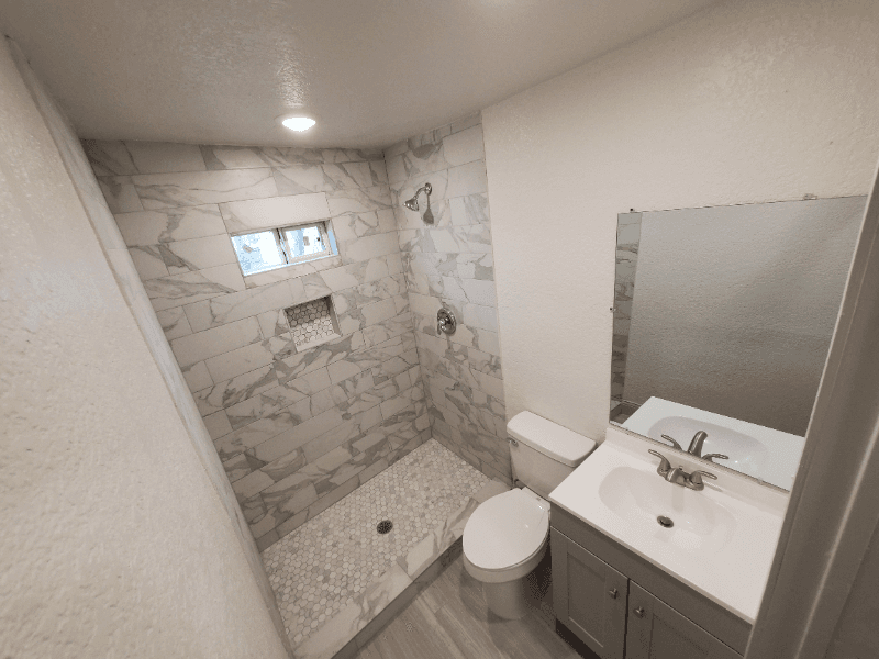 San Antonio House: 1923 W Poplar St