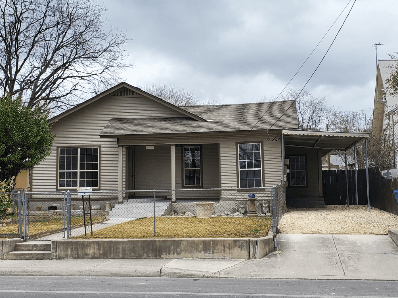 San Antonio House: 1923 W Poplar St