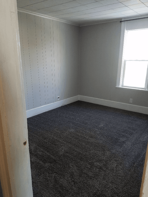 Lansing Apartment: 1135 S Grand Ave
