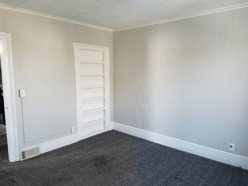 Lansing Apartment: 1135 S Grand Ave
