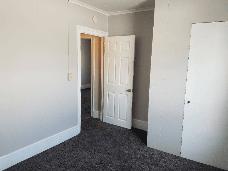 Lansing Apartment: 1135 S Grand Ave