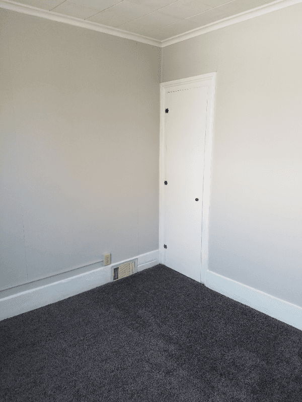 Lansing Apartment: 1135 S Grand Ave