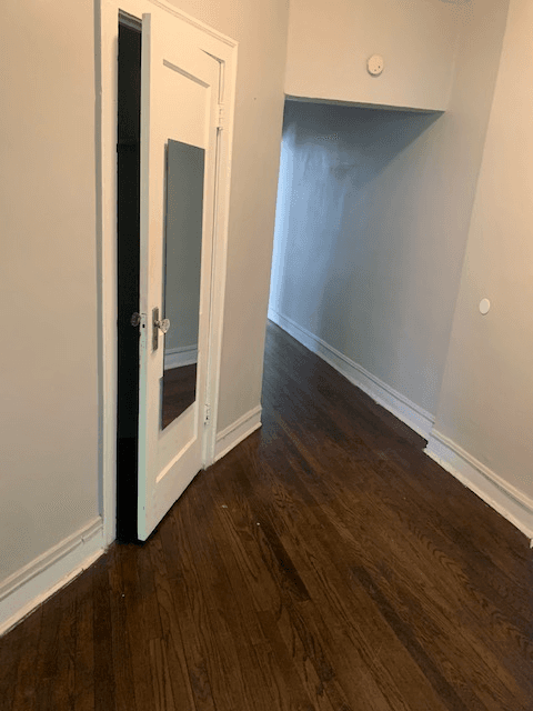 Chicago Apartment: 11210 S Vernon