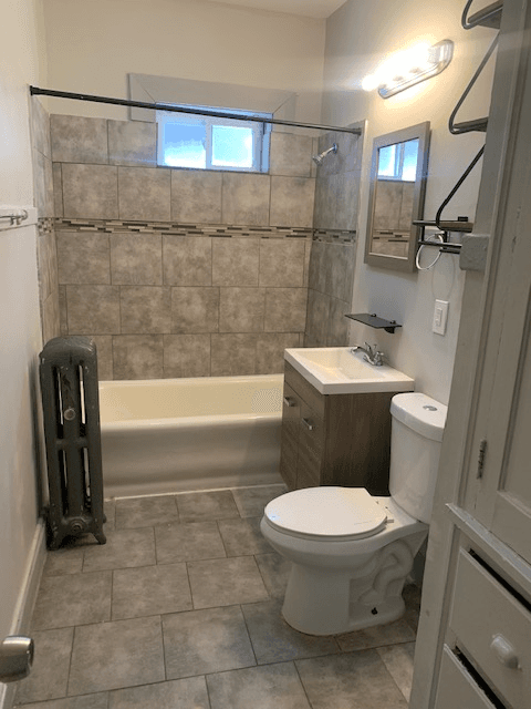 Chicago Apartment: 11210 S Vernon