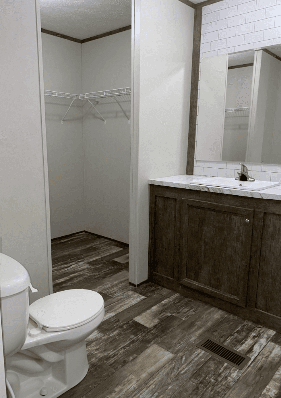 Jonesboro House: 696 Tara Rd