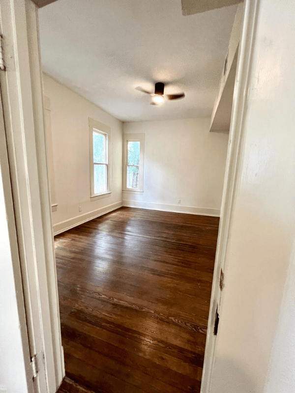 Waxahachie House: 417 W Franklin St, TX,