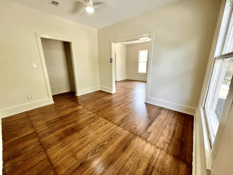 Waxahachie House: 417 W Franklin St, TX,