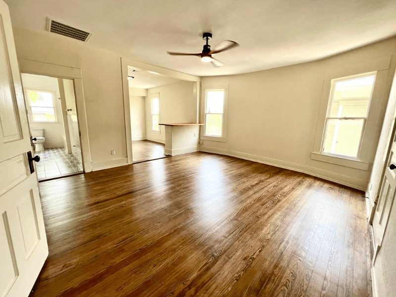 Waxahachie House: 417 W Franklin St, TX,