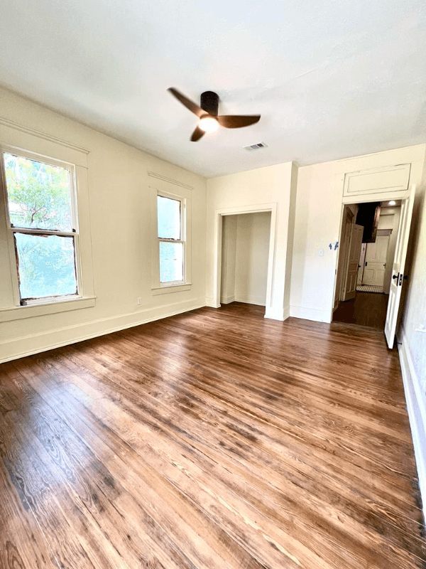 Waxahachie House: 417 W Franklin St, TX,