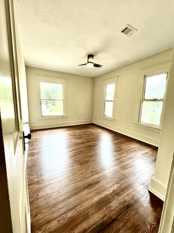 Waxahachie House: 417 W Franklin St, TX,