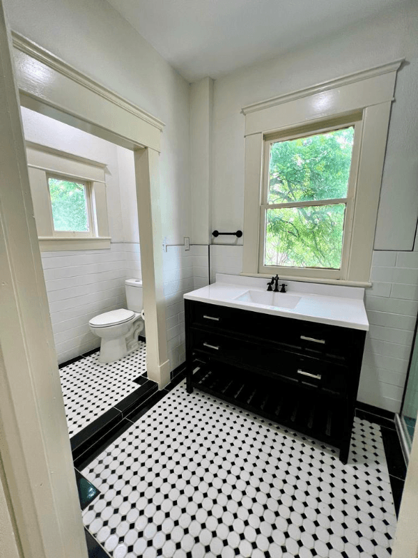 Waxahachie House: 417 W Franklin St, TX,
