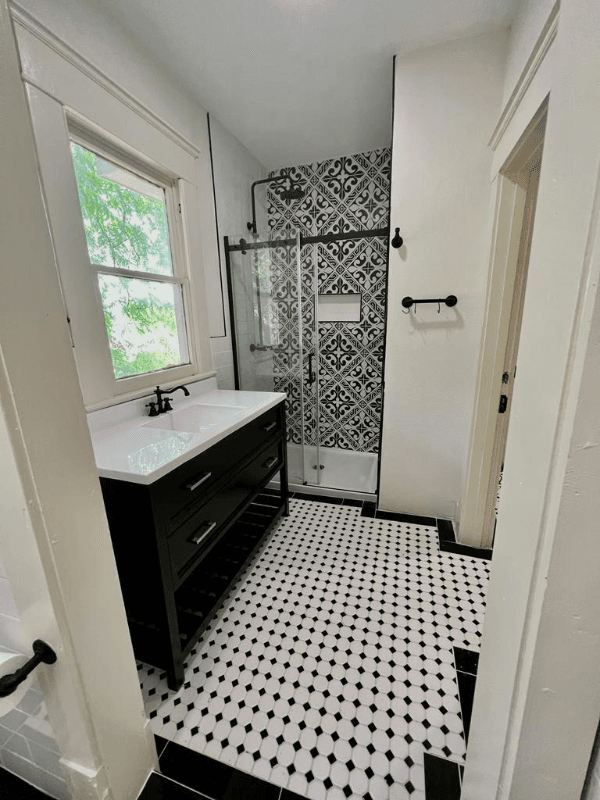 Waxahachie House: 417 W Franklin St, TX,