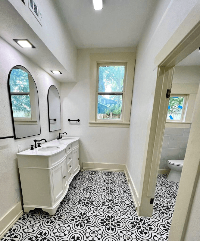 Waxahachie House: 417 W Franklin St, TX,