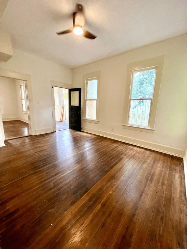 Waxahachie House: 417 W Franklin St, TX,