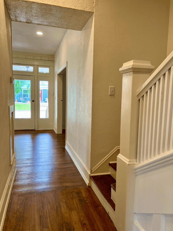 Waxahachie House: 417 W Franklin St, TX,