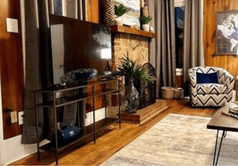Hot Springs House: 169 Crest Street