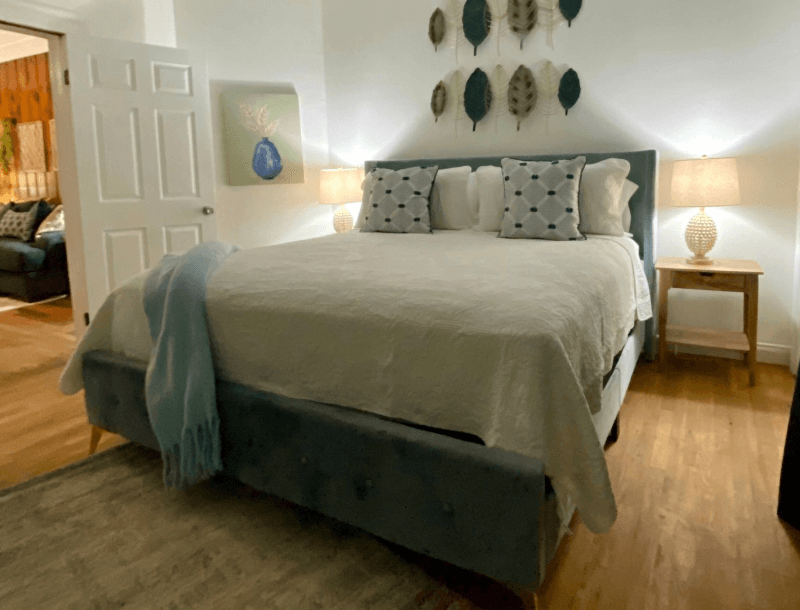Hot Springs House: 169 Crest Street