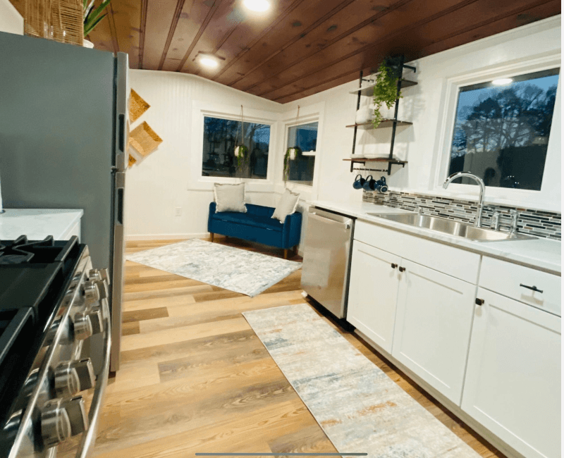 Hot Springs House: 169 Crest Street