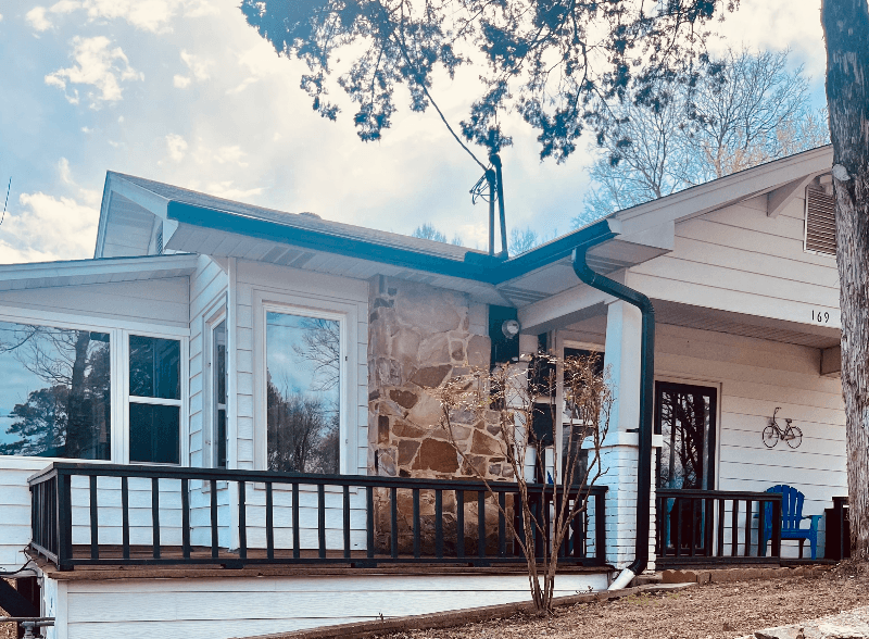 Hot Springs House: 169 Crest Street