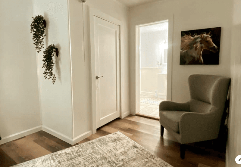 Hot Springs House: 169 Crest Street