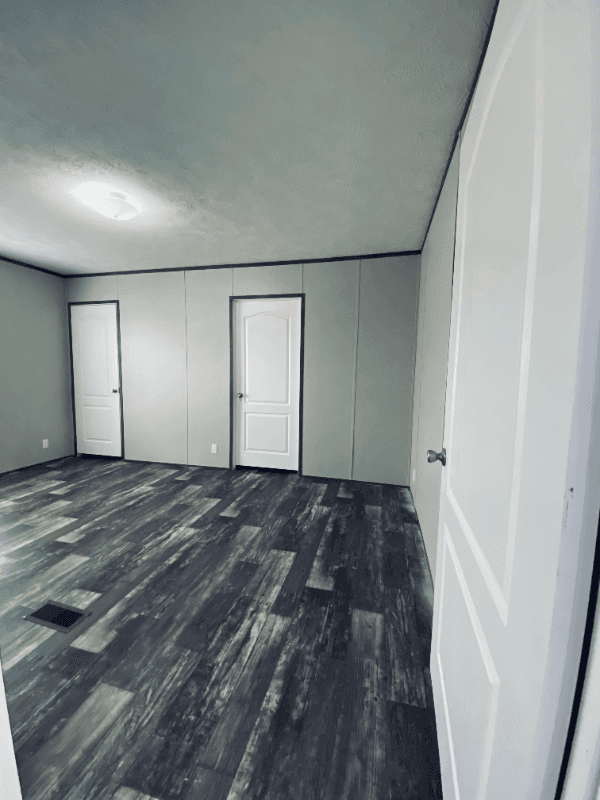 Fort Wayne House: 12204 Indianapolis Rd