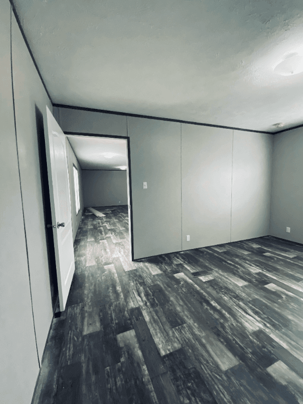 Fort Wayne House: 12204 Indianapolis Rd
