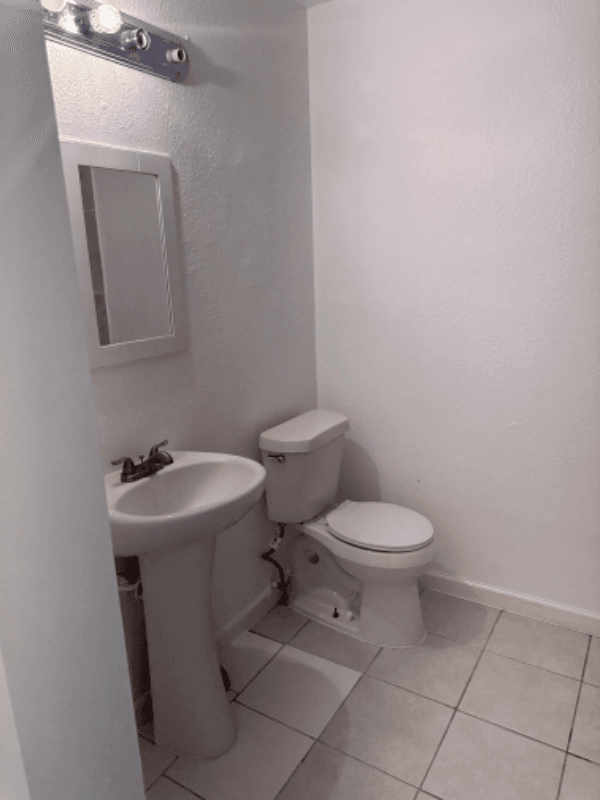 Houston Condo: 7822 Oak Knoll Lane