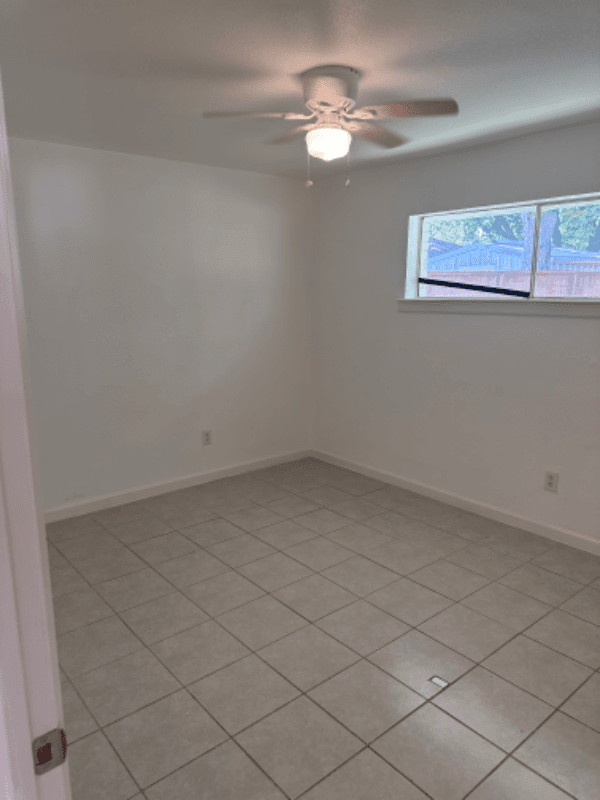 Houston Condo: 7822 Oak Knoll Lane