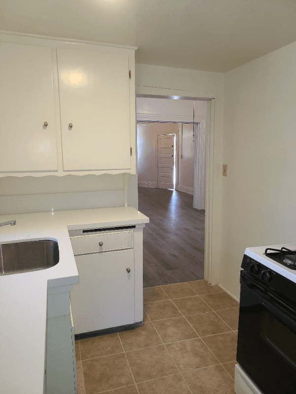 Pasadena Apartment: 695 Cordova St