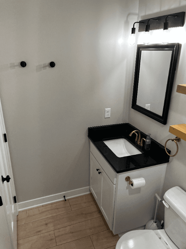 Blue Springs House: 304 SW 16TH ST