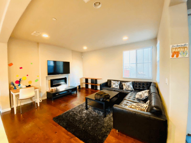 East Palo Alto House: 910 Montage Circle