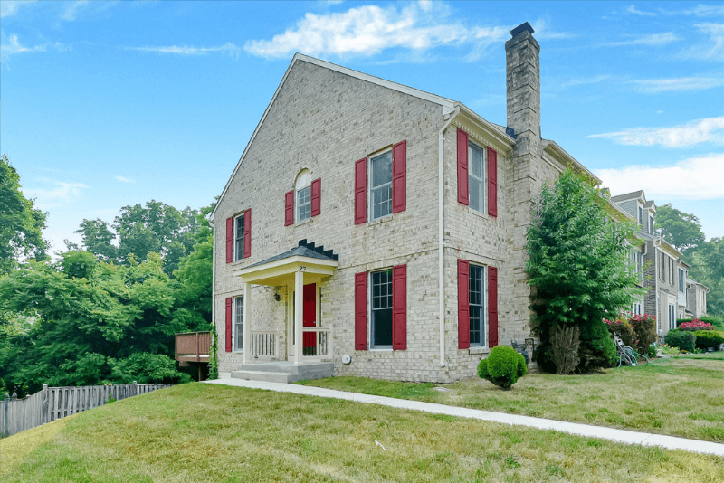 Owings Mills House: 27 Preakness ct