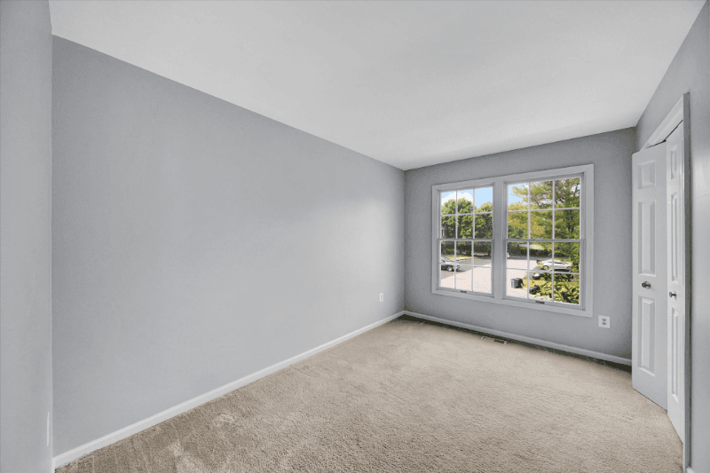 Owings Mills House: 27 Preakness ct
