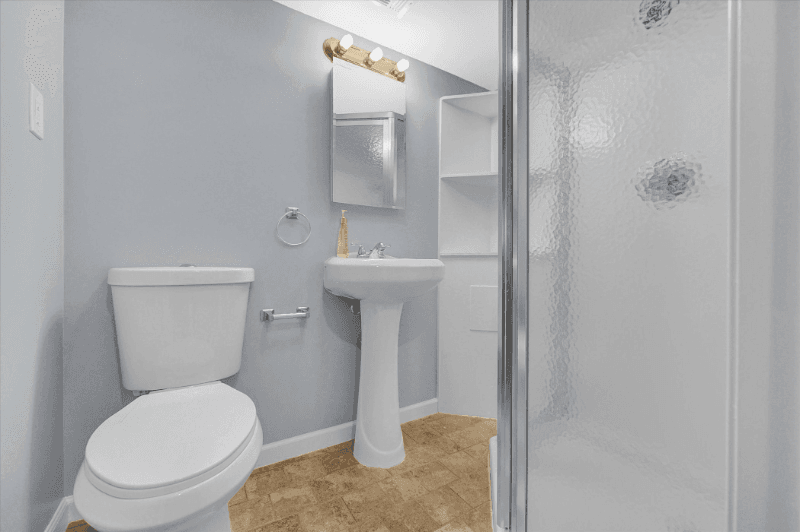 Owings Mills House: 27 Preakness ct