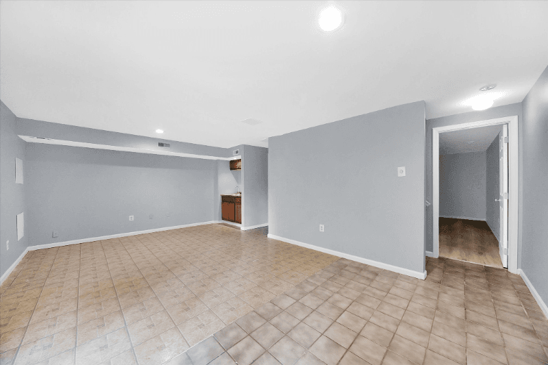 Owings Mills House: 27 Preakness ct