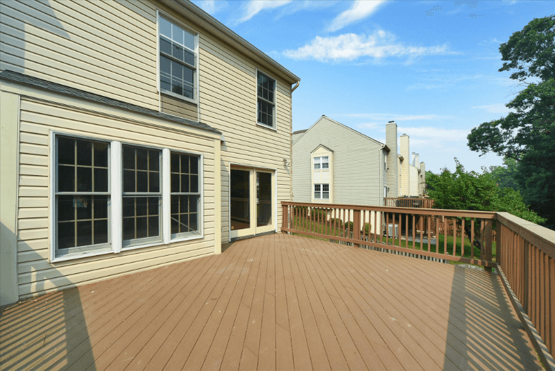 Owings Mills House: 27 Preakness ct