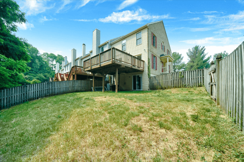 Owings Mills House: 27 Preakness ct