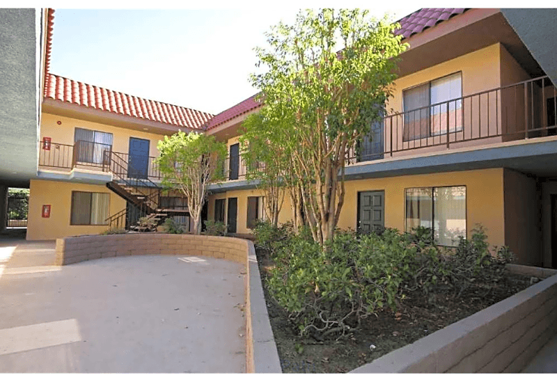 Van Nuys Apartment: 6910 Kester Ave