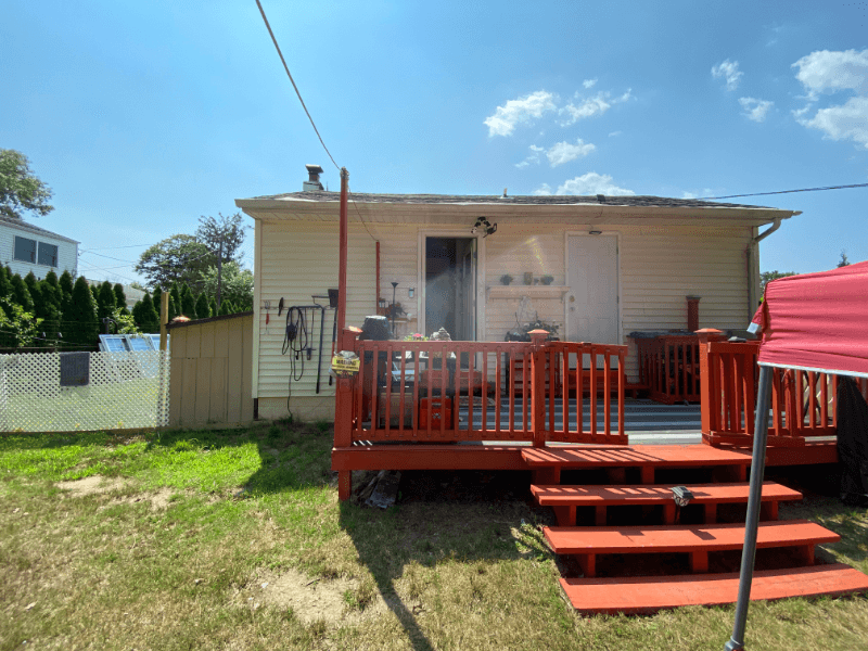West Islip House: 202 west 1st Street