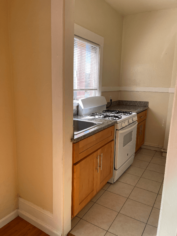 Oakland House: 3524 Foothill Blvd