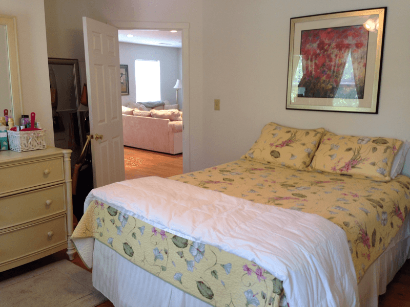 Saratoga Springs House: 575 North Broadway