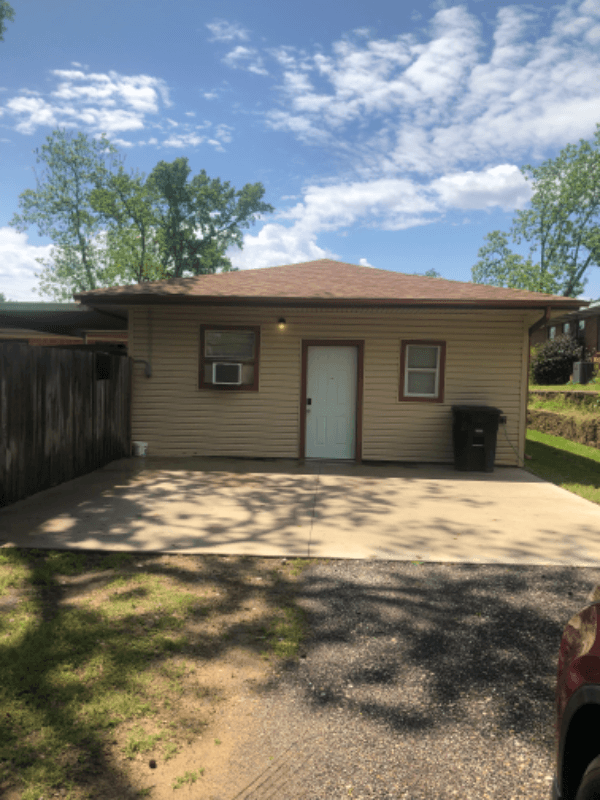 Tyler Apartment: 1428A Sunset Dr