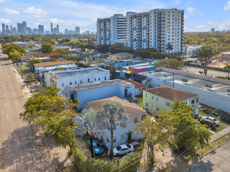 Miami Apartment: 0000 SW 7th. Street