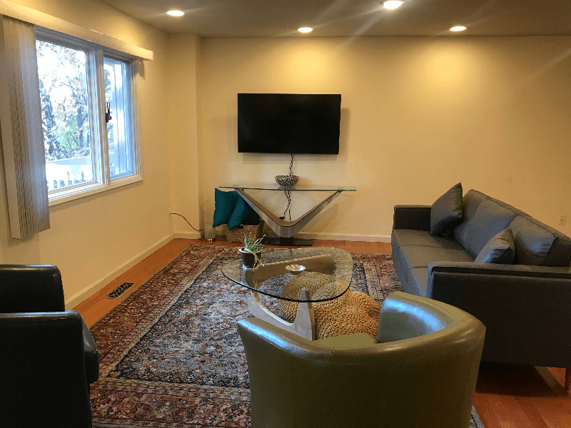 Anchorage House: 2220 N Star St