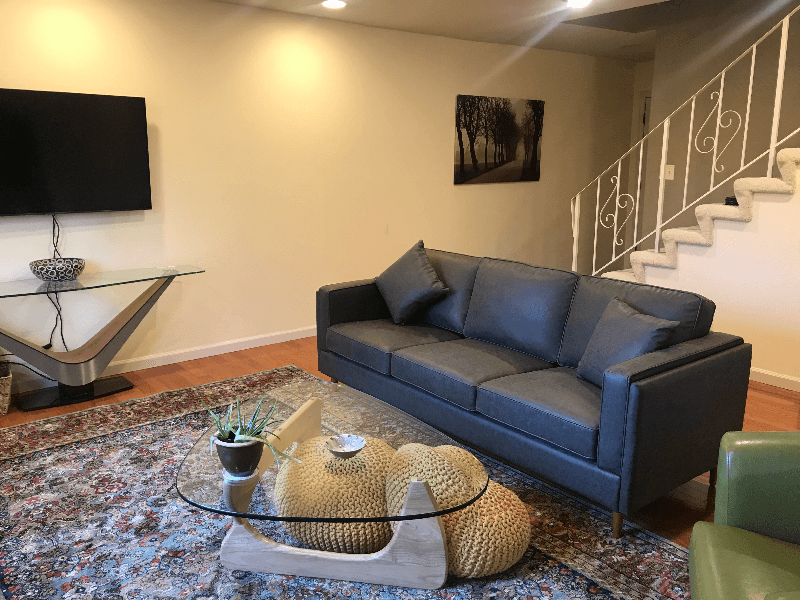 Anchorage House: 2220 N Star St