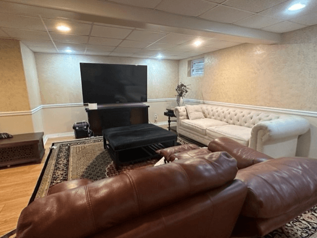 Naperville House: 1660 Whistler Court